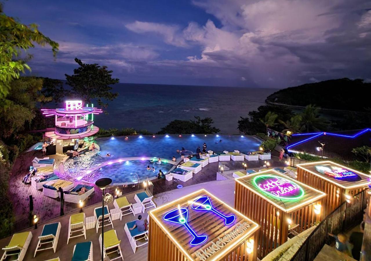 Fairways And Bluewater Boracay Balabag (Boracay)