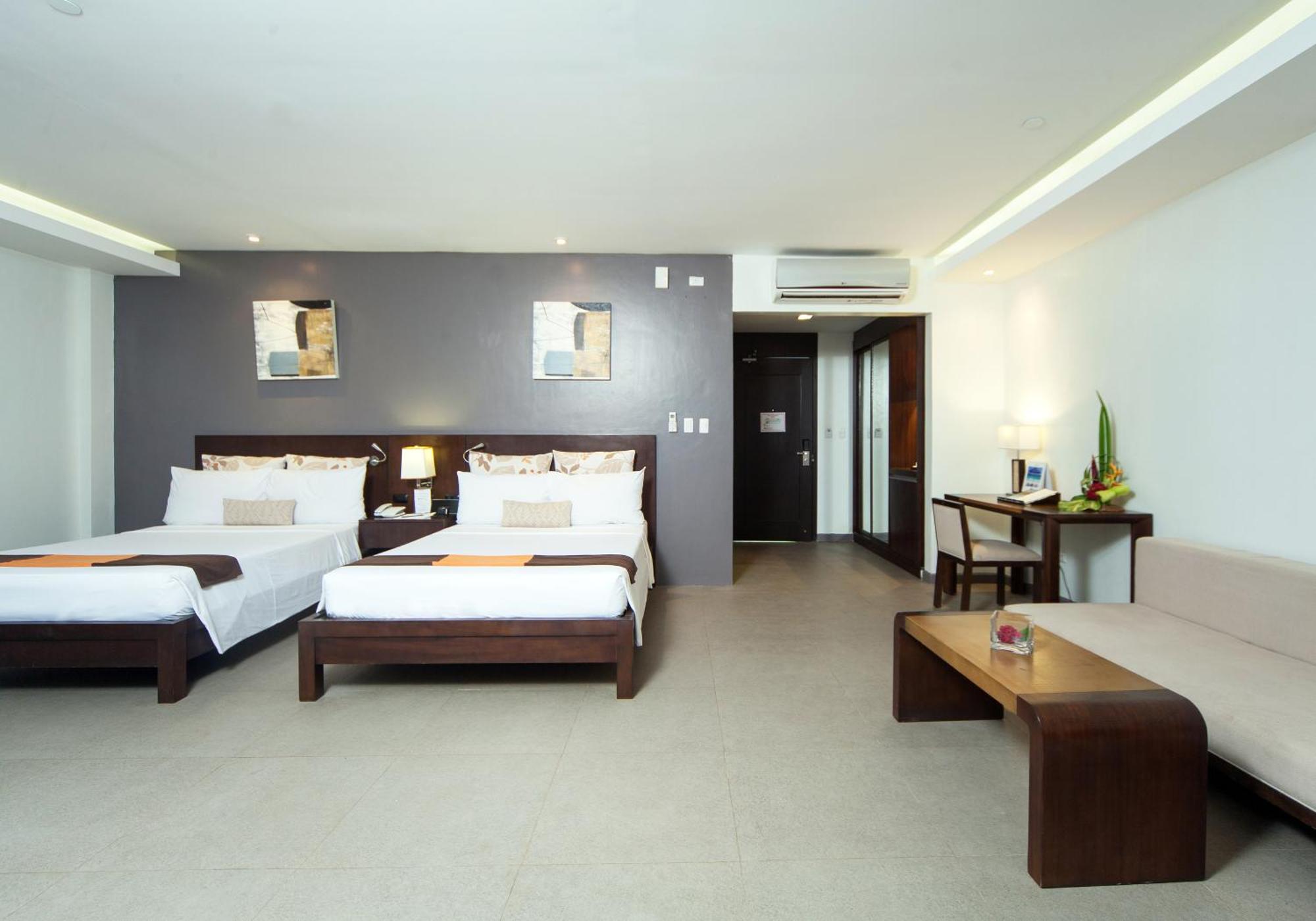 Fairways And Bluewater Boracay 4* Balabag (Boracay)
